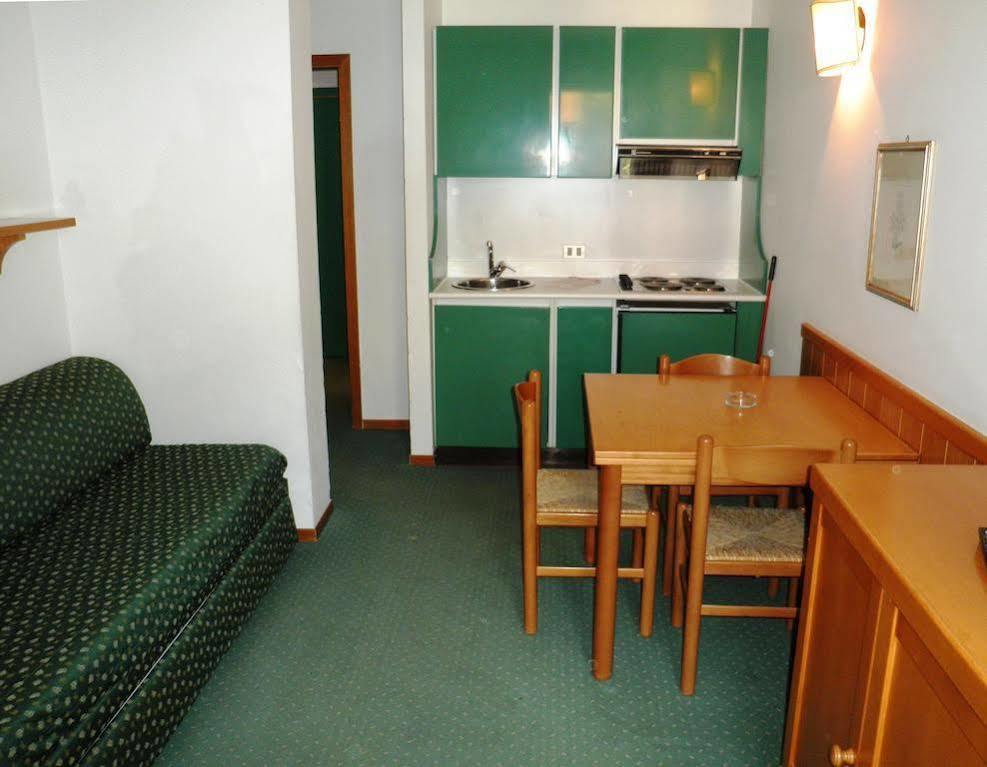 Residence Hotel Sport Campiglio Madonna Exteriör bild